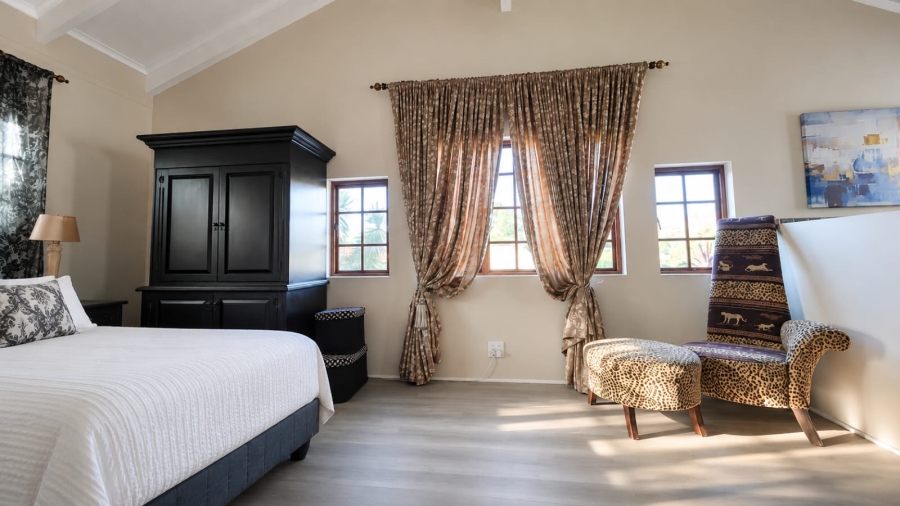 5 Bedroom Property for Sale in Stilbaai Wes Western Cape